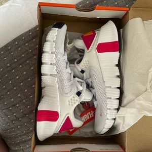 Women’s new in box Nike free metcon 4 rush pink size 6 shoes